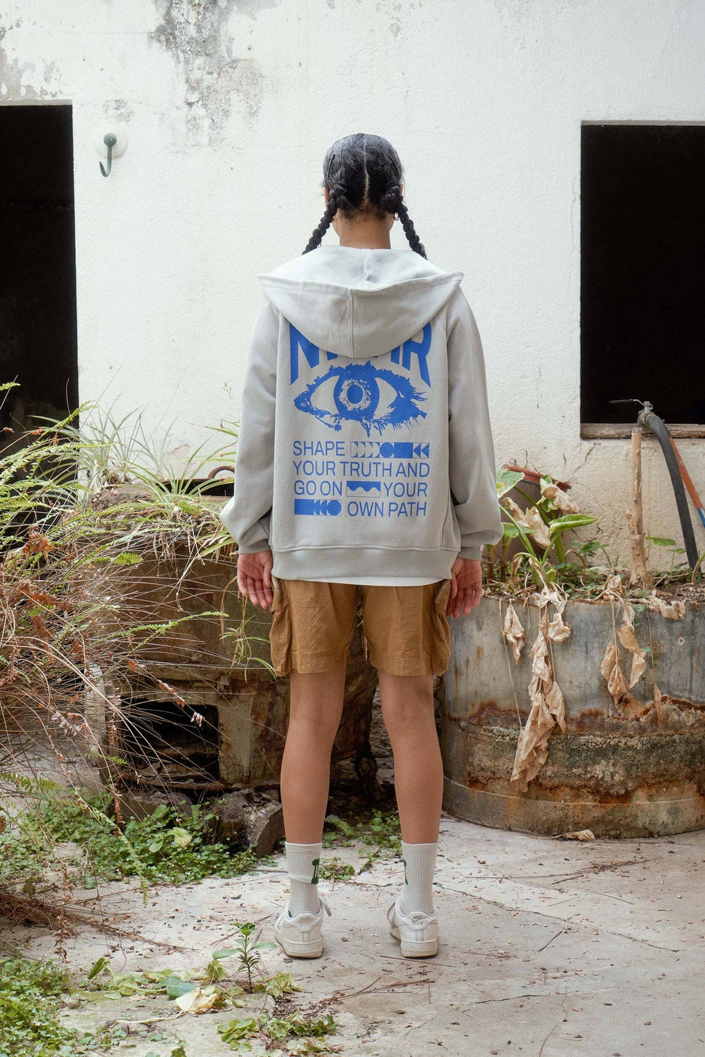 Eye Zipper Sweatshirt