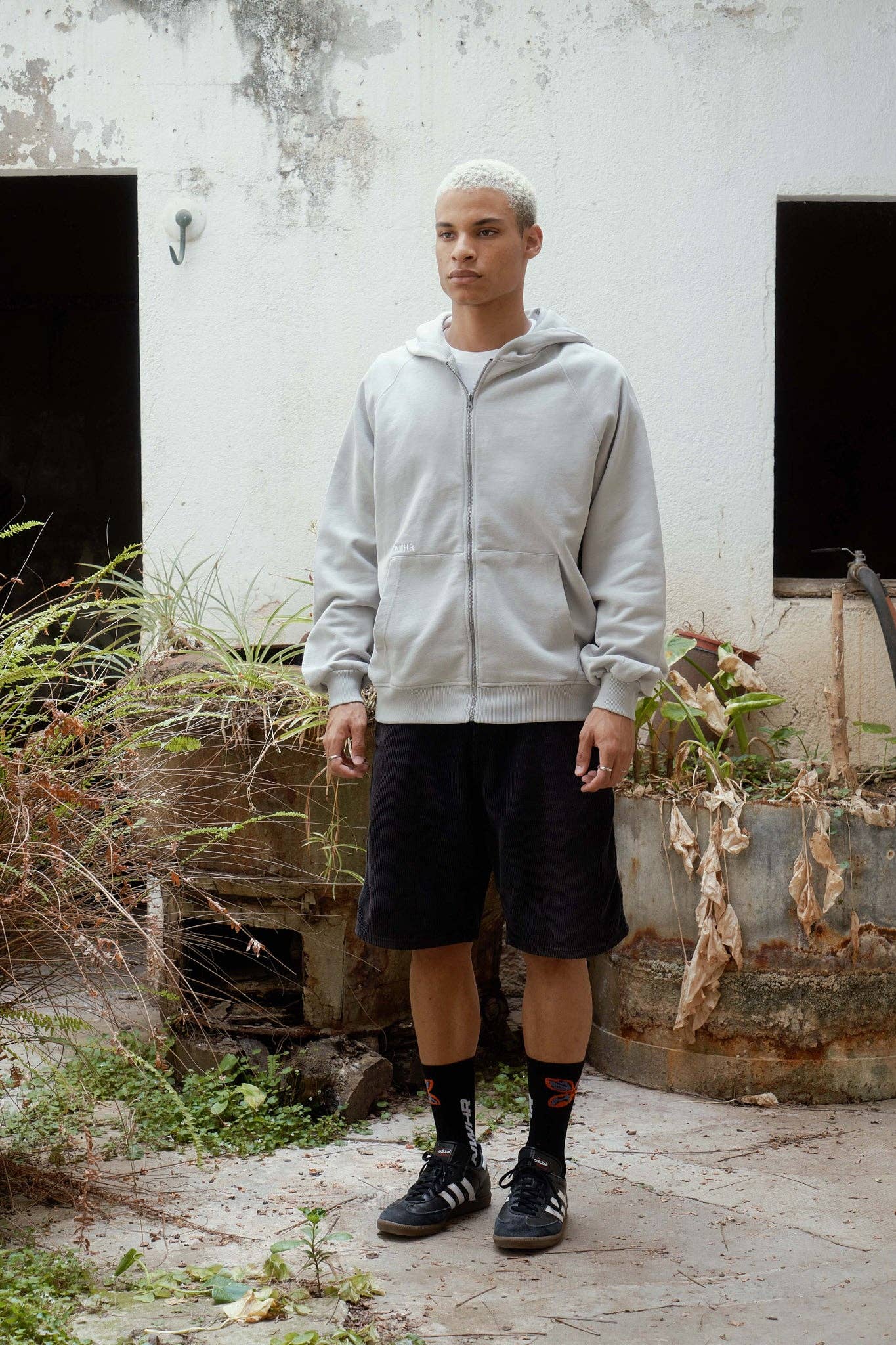 Eye Zipper Sweatshirt