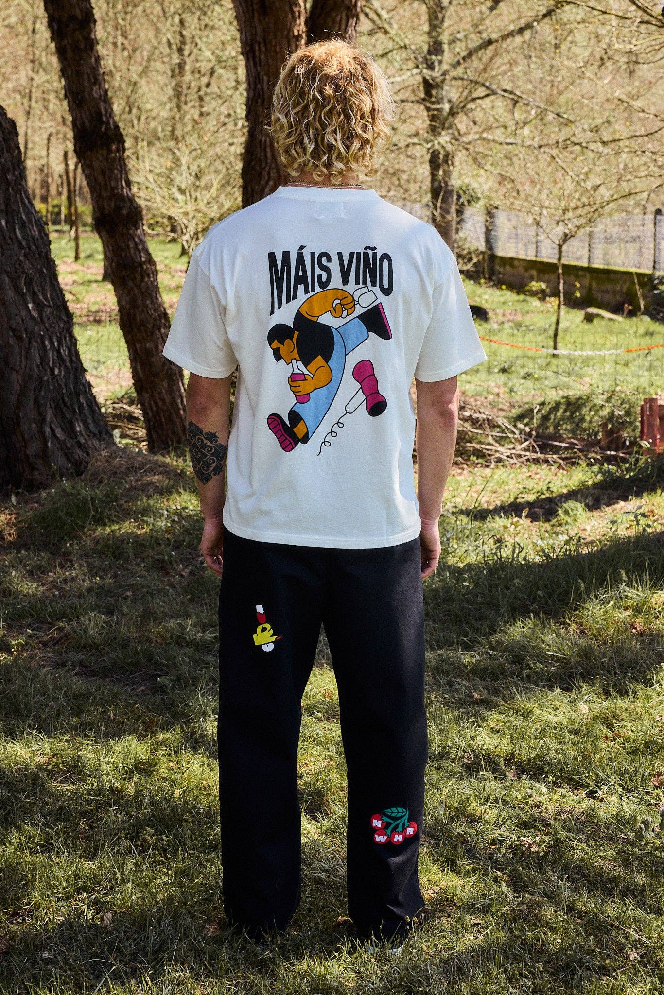 T-shirt - More Wine